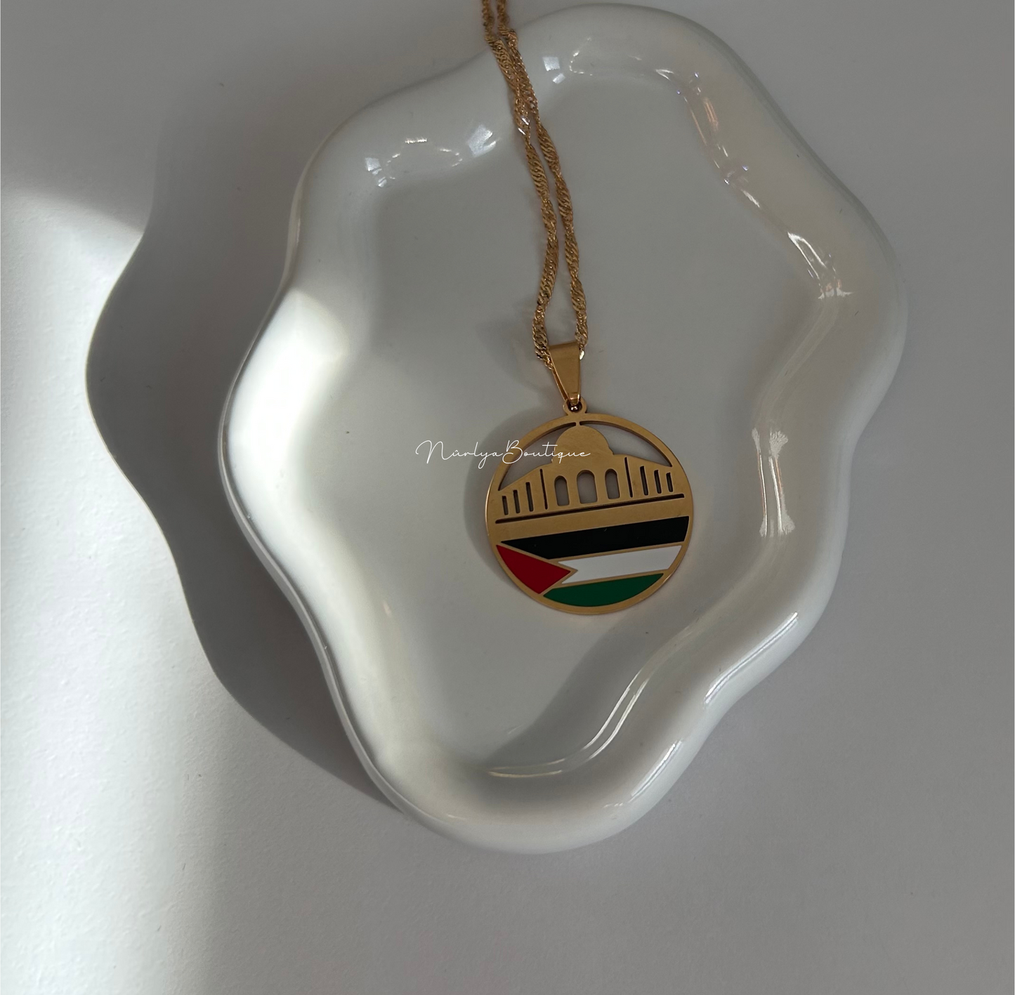 Collier avec mosquée Al-Aqsa' et drapeau Palestine