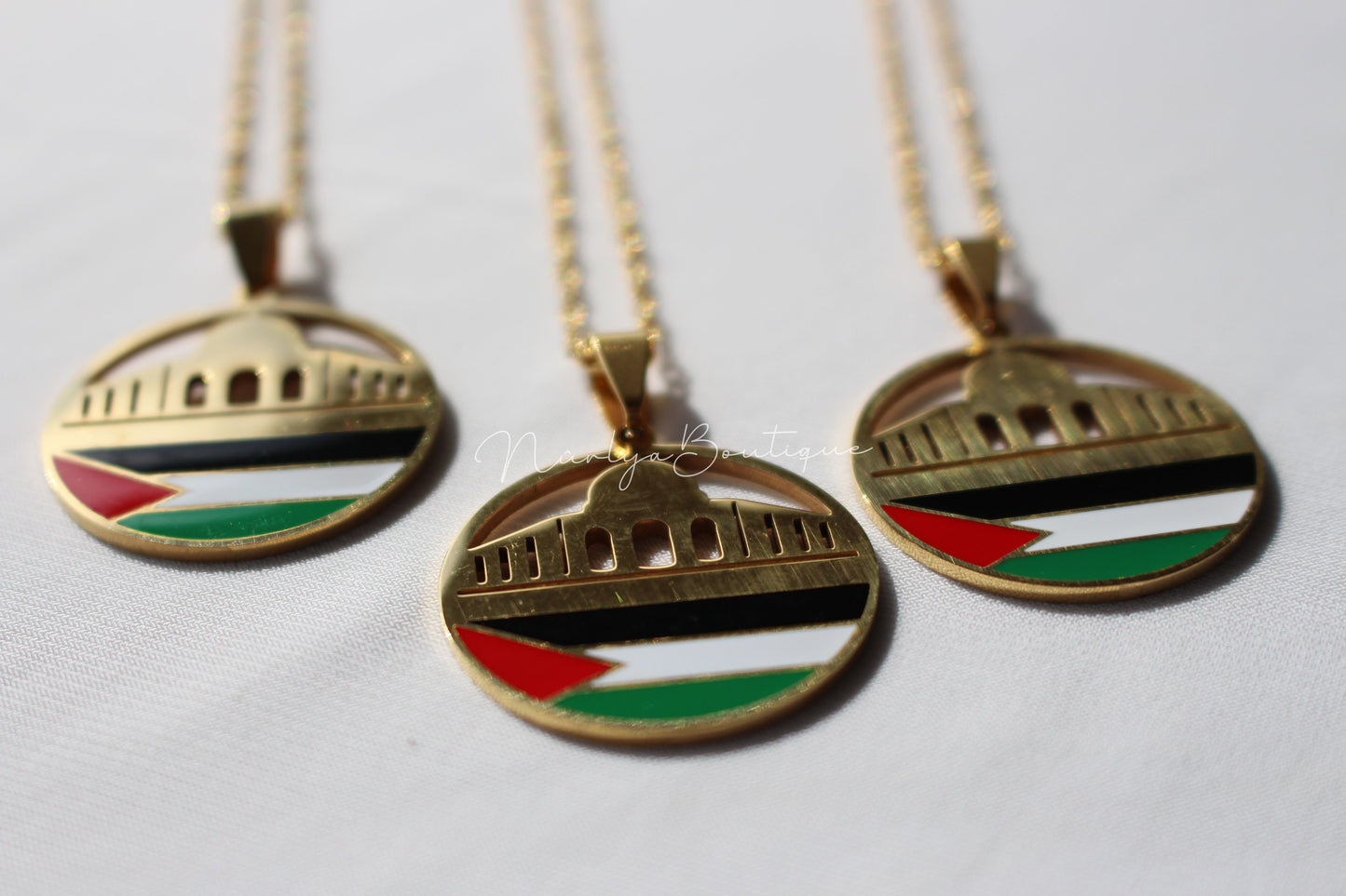 Collier avec mosquée Al-Aqsa' et drapeau Palestine