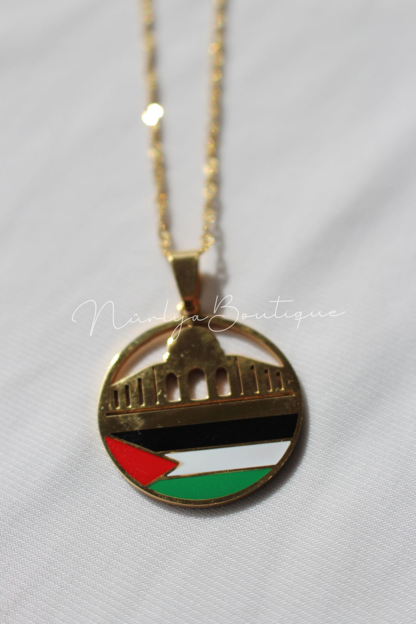 Collier avec mosquée Al-Aqsa' et drapeau Palestine